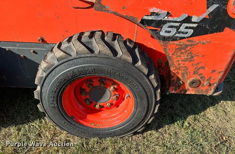 image for item MQ9457 2021 Kubota SSV65  skid steer loader