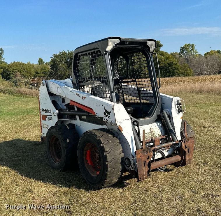 image for item MQ9458 2019 Bobcat S550  skid steer loader