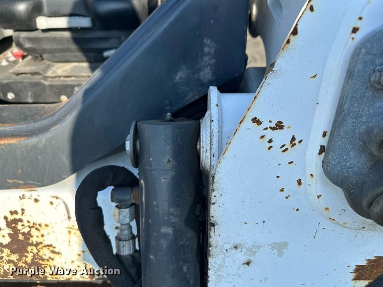 image for item MQ9458 2019 Bobcat S550  skid steer loader