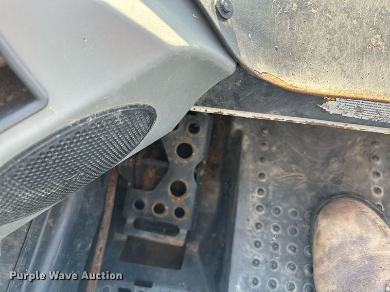 image for item MQ9458 2019 Bobcat S550  skid steer loader