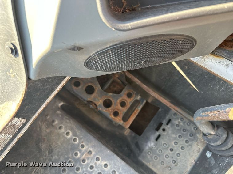 image for item MQ9458 2019 Bobcat S550  skid steer loader