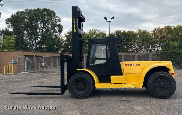 image for item MQ9463 Hyster H300B  forklift