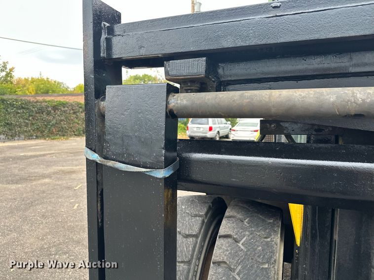 image for item MQ9463 Hyster H300B  forklift