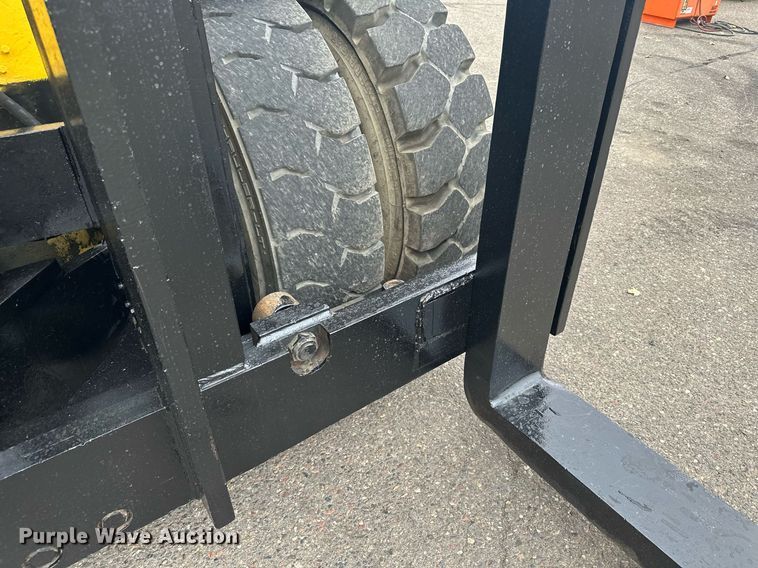 image for item MQ9463 Hyster H300B  forklift