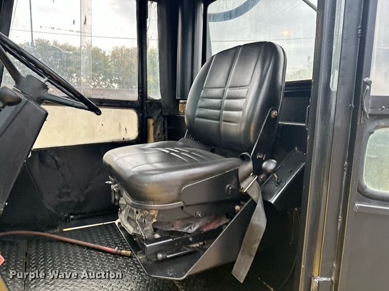 image for item MQ9463 Hyster H300B  forklift