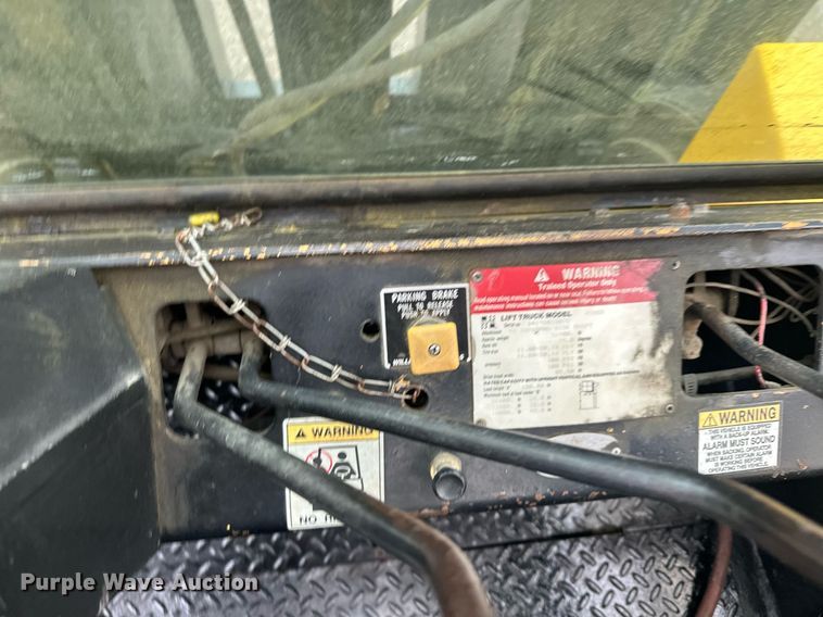 image for item MQ9463 Hyster H300B  forklift