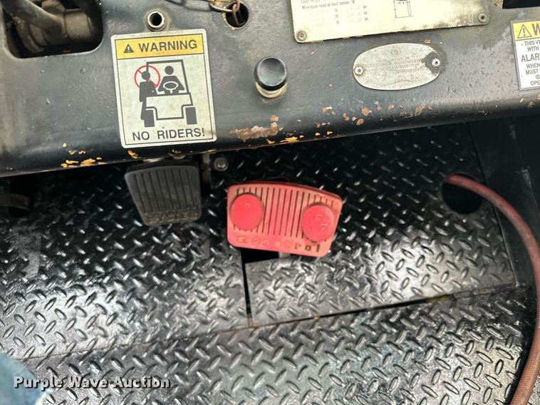 image for item MQ9463 Hyster H300B  forklift