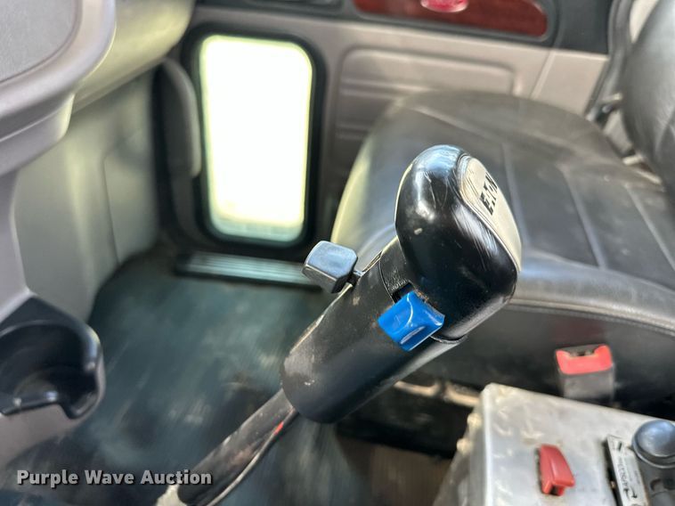 image for item MU9106 2014 Peterbilt 389  semi truck