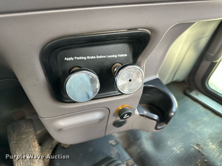 image for item MU9106 2014 Peterbilt 389  semi truck