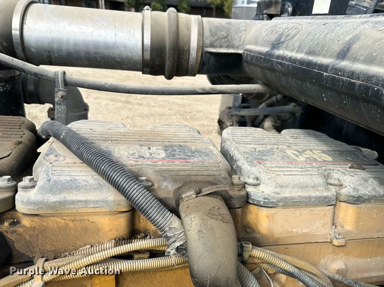 image for item MU9106 2014 Peterbilt 389  semi truck