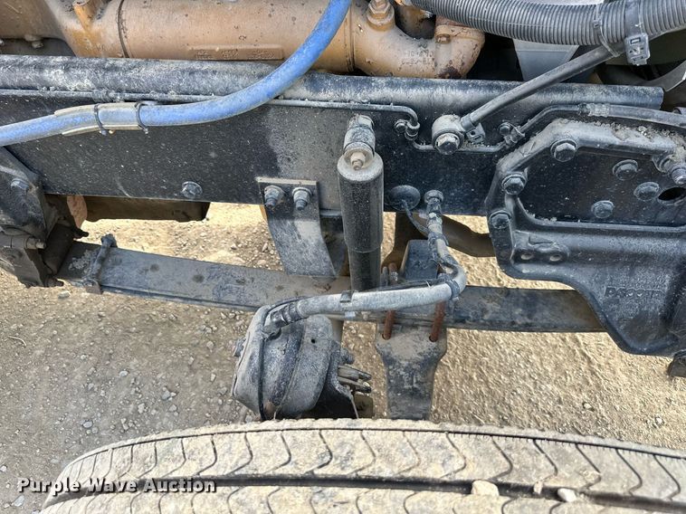 image for item MU9106 2014 Peterbilt 389  semi truck