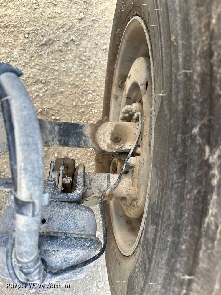 image for item MU9106 2014 Peterbilt 389  semi truck