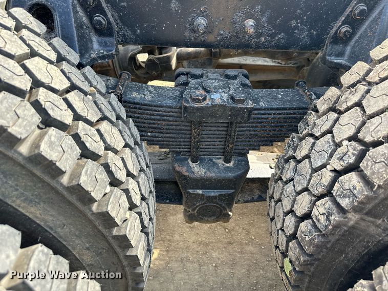 image for item MU9106 2014 Peterbilt 389  semi truck