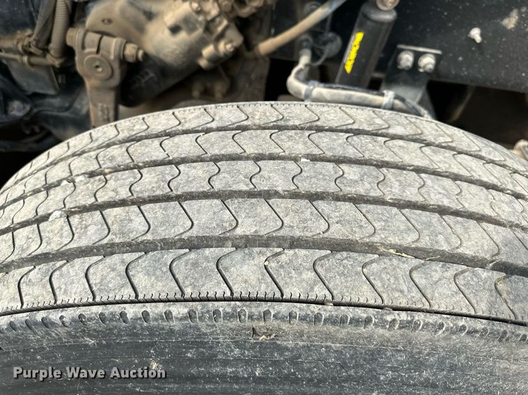 image for item MU9106 2014 Peterbilt 389  semi truck