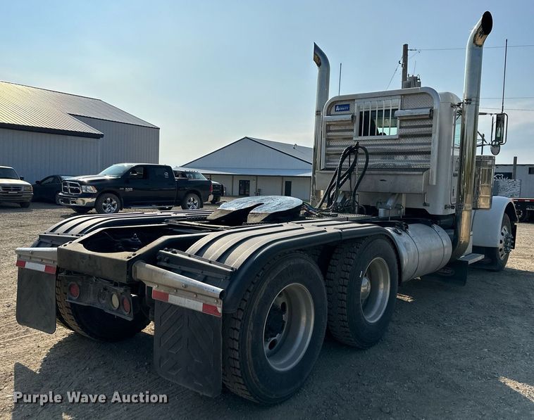 image for item MU9108 1997 Peterbilt 379  semi truck