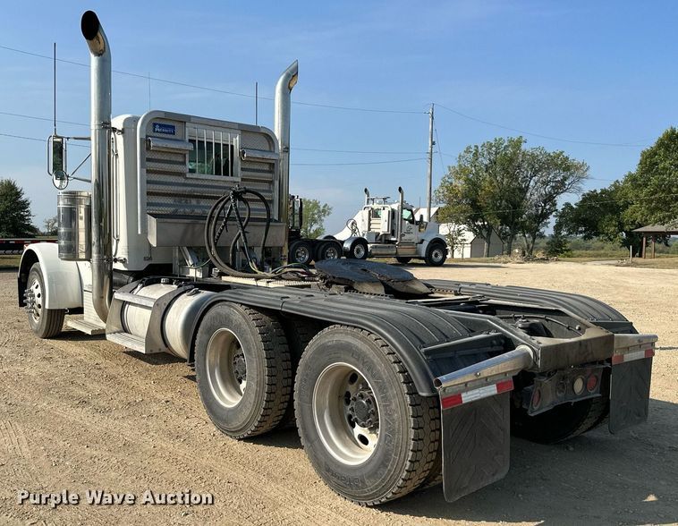 image for item MU9108 1997 Peterbilt 379  semi truck