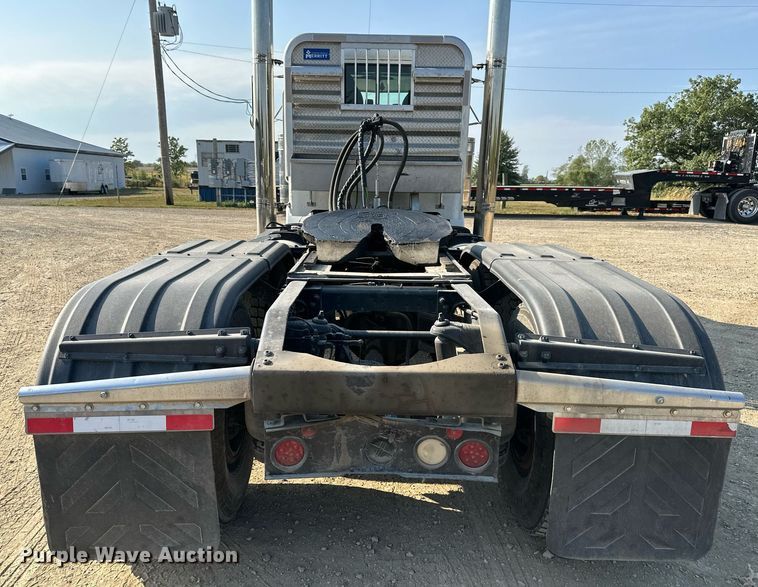 image for item MU9108 1997 Peterbilt 379  semi truck