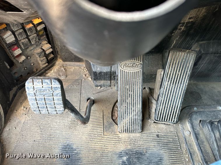 image for item MU9108 1997 Peterbilt 379  semi truck