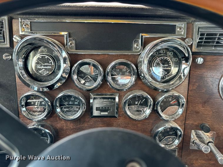 image for item MU9108 1997 Peterbilt 379  semi truck