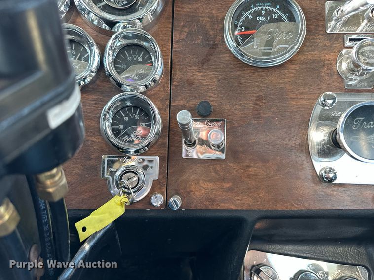 image for item MU9108 1997 Peterbilt 379  semi truck