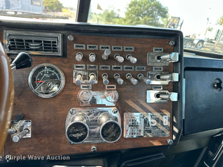 image for item MU9108 1997 Peterbilt 379  semi truck