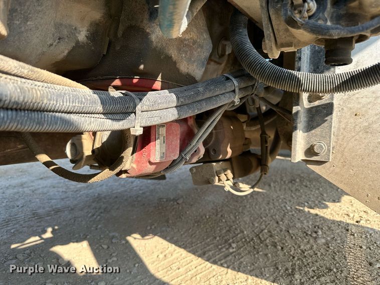 image for item MU9108 1997 Peterbilt 379  semi truck