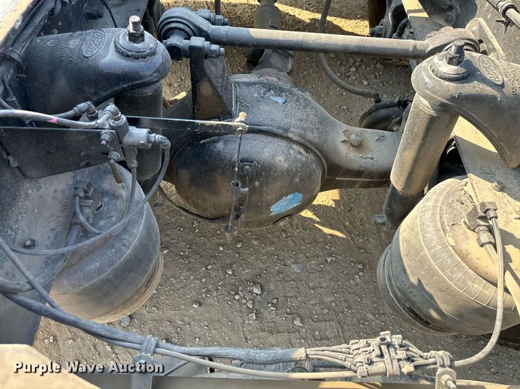 image for item MU9108 1997 Peterbilt 379  semi truck