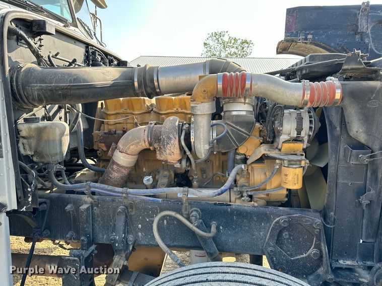 image for item MU9108 1997 Peterbilt 379  semi truck