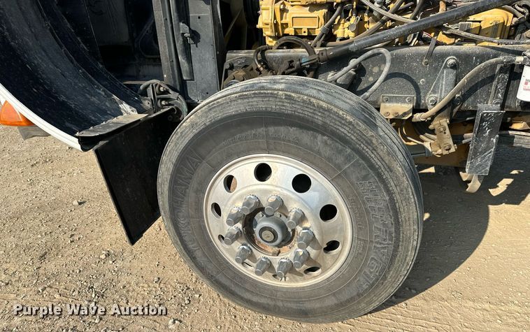 image for item MU9108 1997 Peterbilt 379  semi truck