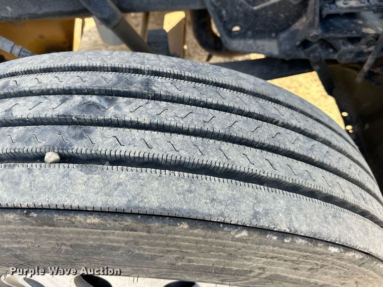 image for item MU9108 1997 Peterbilt 379  semi truck