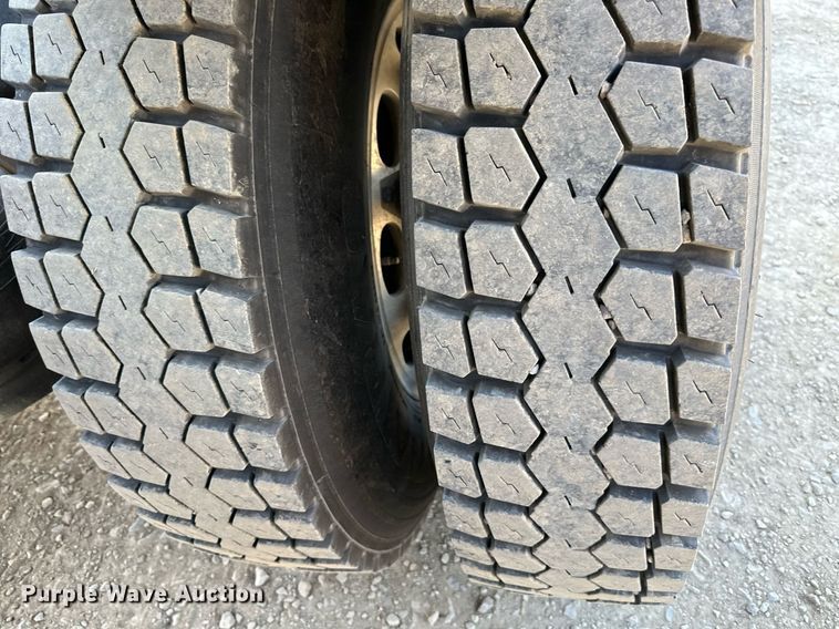 image for item MU9108 1997 Peterbilt 379  semi truck