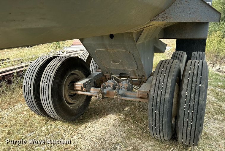 image for item MU9109 2017 Load King RH3226  end dump trailer