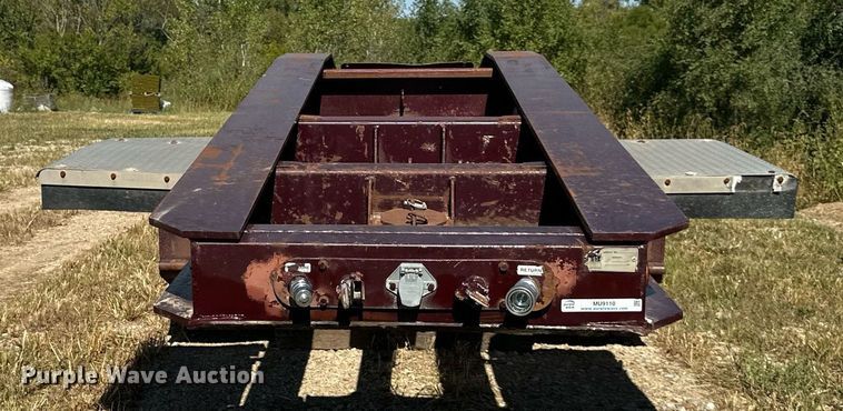 image for item MU9110 2000 Trail King TK110HDG-533  lowboy equipment trailer