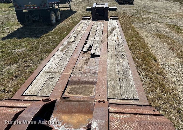 image for item MU9110 2000 Trail King TK110HDG-533  lowboy equipment trailer