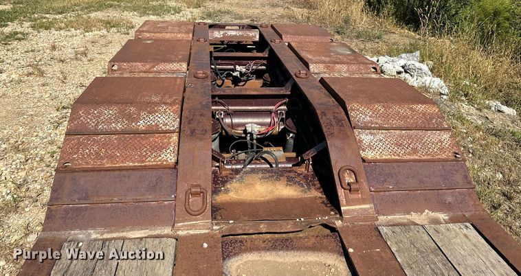 image for item MU9110 2000 Trail King TK110HDG-533  lowboy equipment trailer