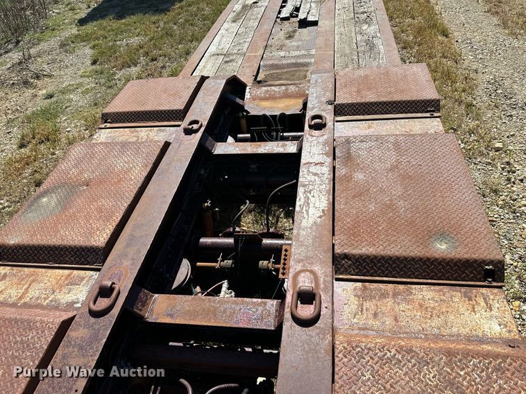 image for item MU9110 2000 Trail King TK110HDG-533  lowboy equipment trailer