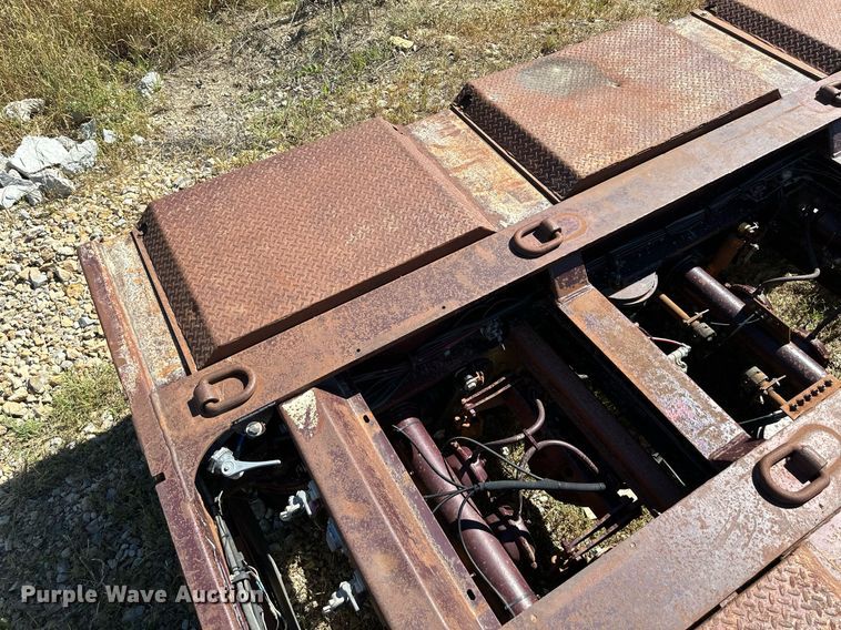 image for item MU9110 2000 Trail King TK110HDG-533  lowboy equipment trailer