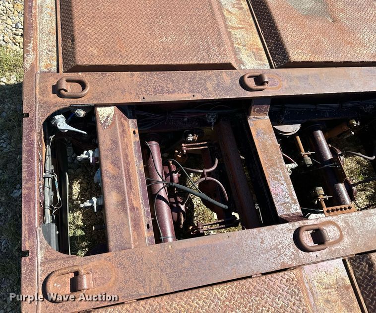 image for item MU9110 2000 Trail King TK110HDG-533  lowboy equipment trailer