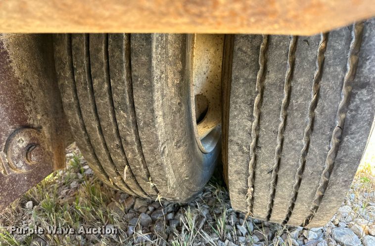 image for item MU9110 2000 Trail King TK110HDG-533  lowboy equipment trailer