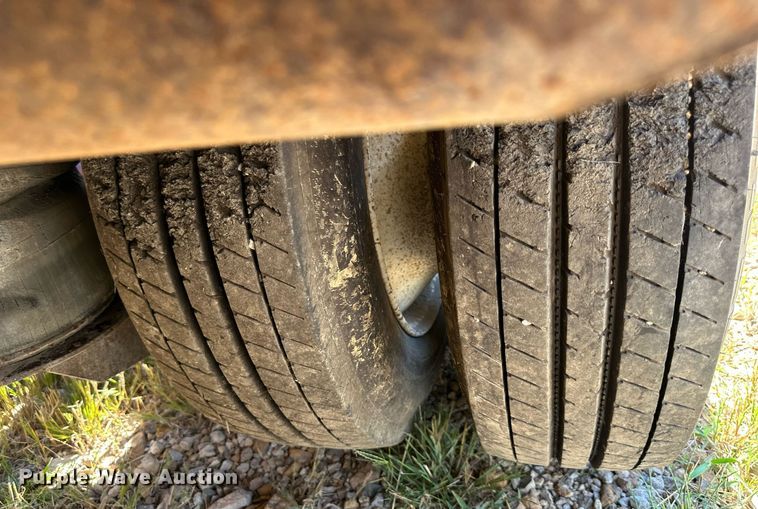 image for item MU9110 2000 Trail King TK110HDG-533  lowboy equipment trailer