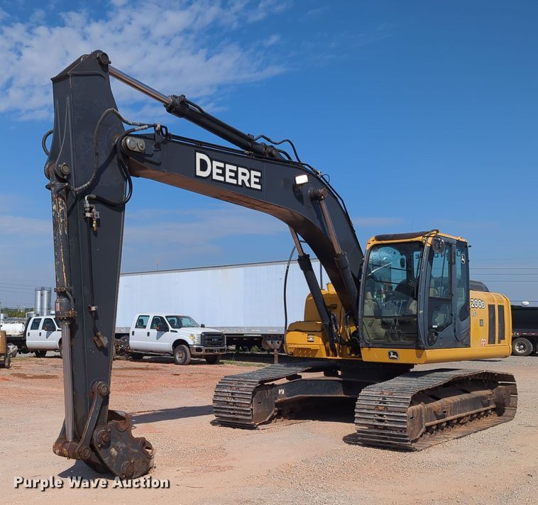 image for item MX9434 2011 John Deere 200D LC excavator