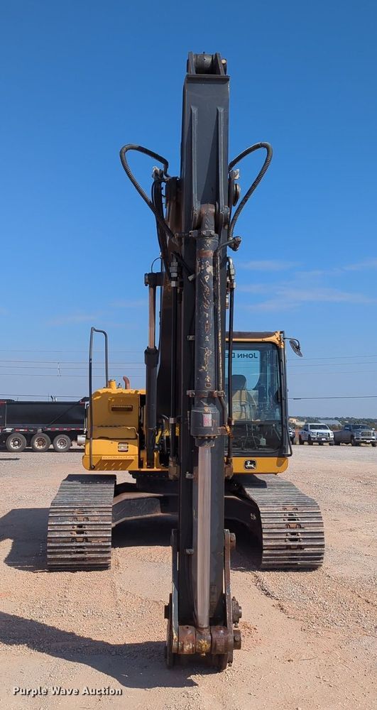 image for item MX9434 2011 John Deere 200D LC excavator