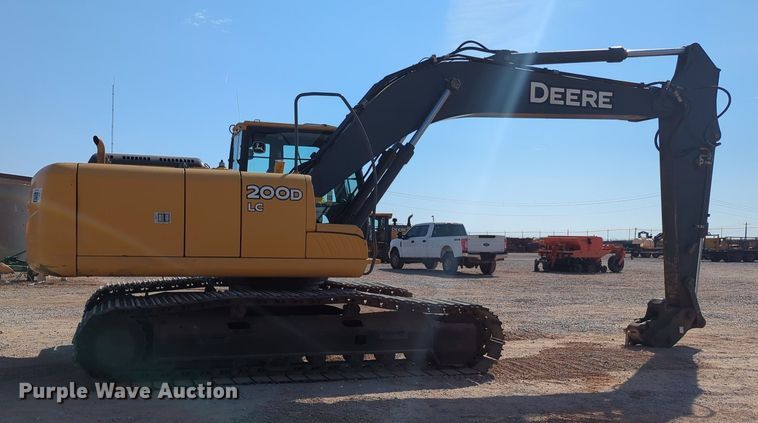 image for item MX9434 2011 John Deere 200D LC excavator