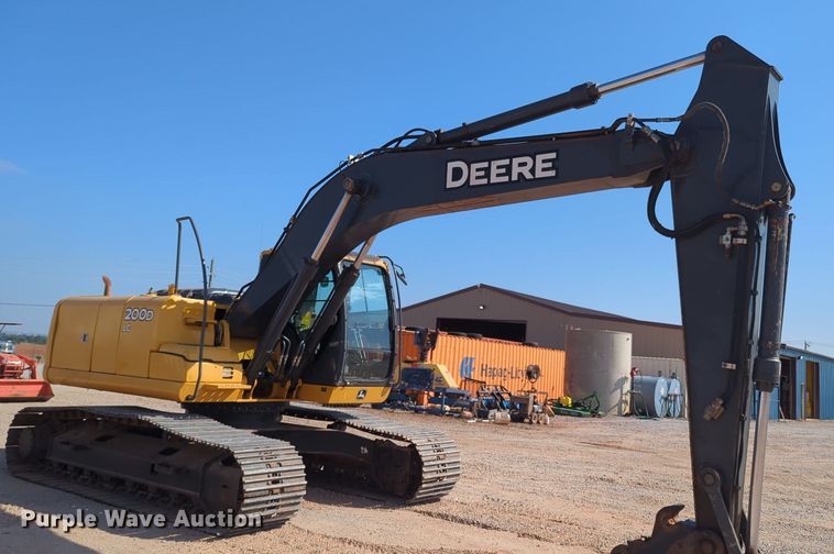 image for item MX9434 2011 John Deere 200D LC excavator