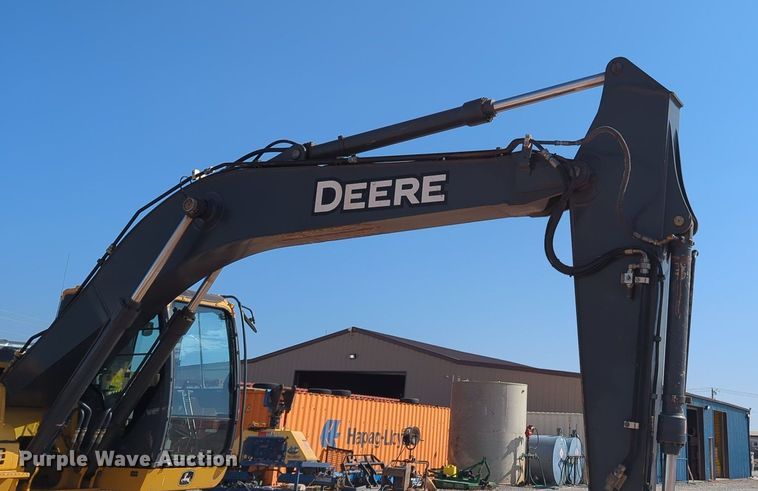 image for item MX9434 2011 John Deere 200D LC excavator