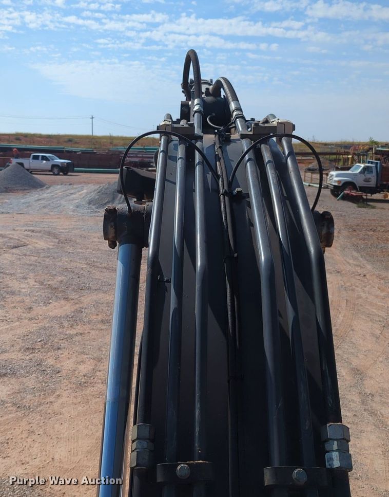 image for item MX9434 2011 John Deere 200D LC excavator