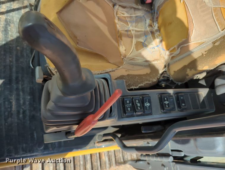 image for item MX9434 2011 John Deere 200D LC excavator