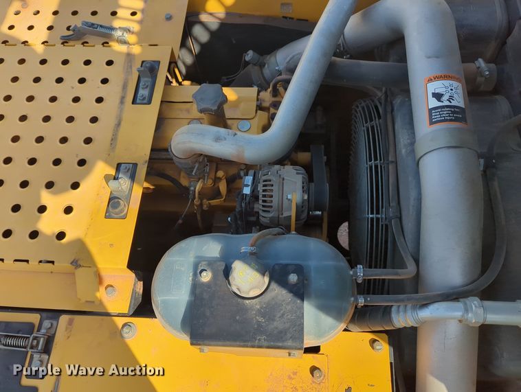 image for item MX9434 2011 John Deere 200D LC excavator