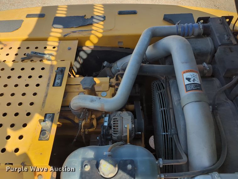 image for item MX9434 2011 John Deere 200D LC excavator