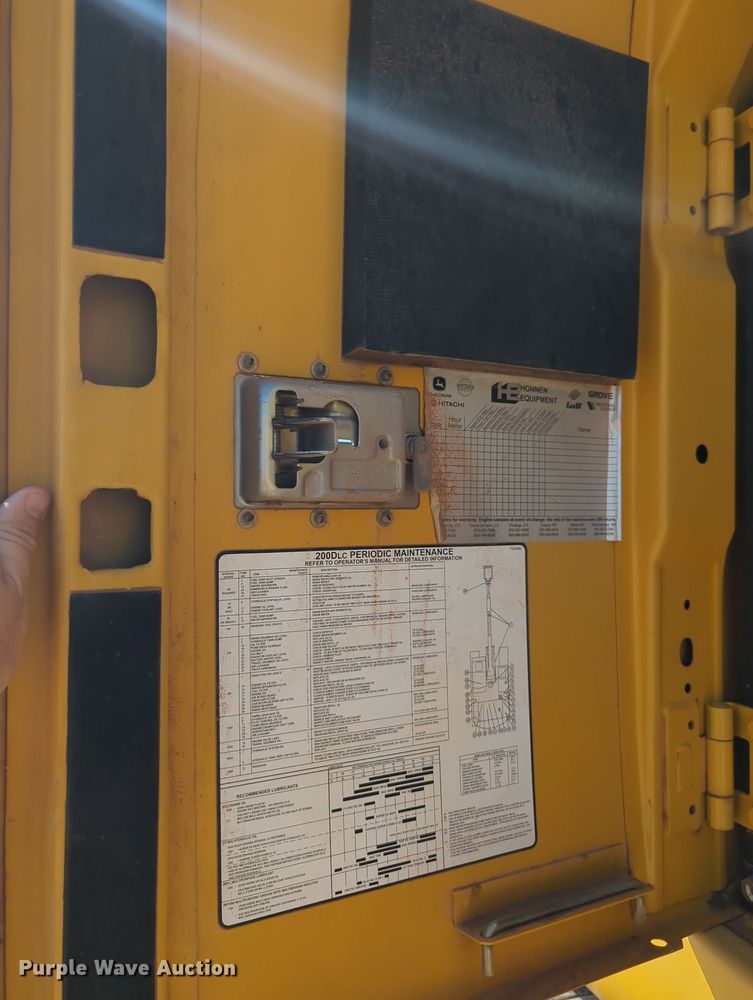 image for item MX9434 2011 John Deere 200D LC excavator